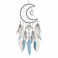 Attrape-rêves mural lune 25 x 65 cm en métal cordon et plumes bleu gris